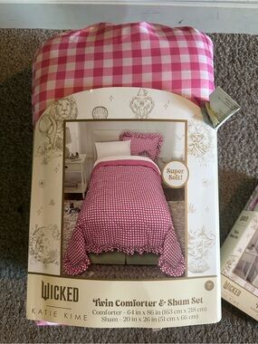 NWT Wicked by Katie Kime Pink Gingham Twin Comforter & Sham Set
